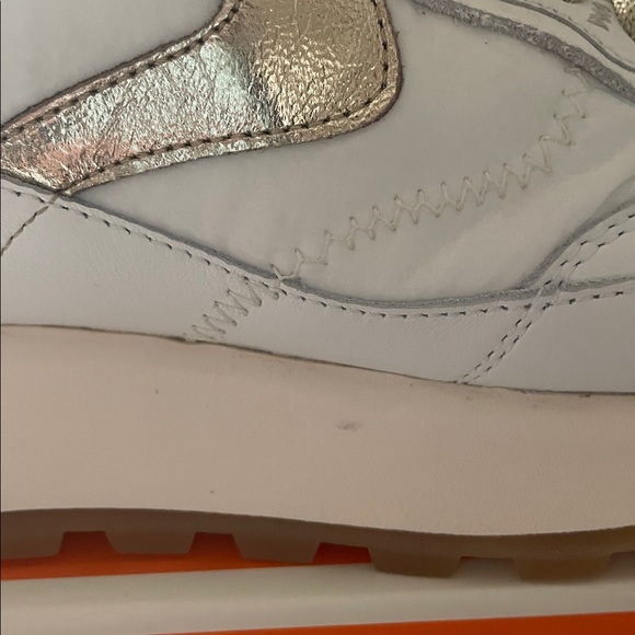 VOILE BLANCHE QWARK HYPE WOMAN
Suede Technical Fabric Sneaker White-Platinum - Picture 10 of 16